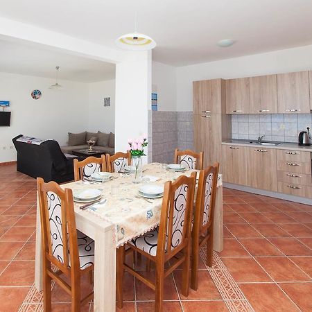דראמליי Apartmani Turudic מראה חיצוני תמונה