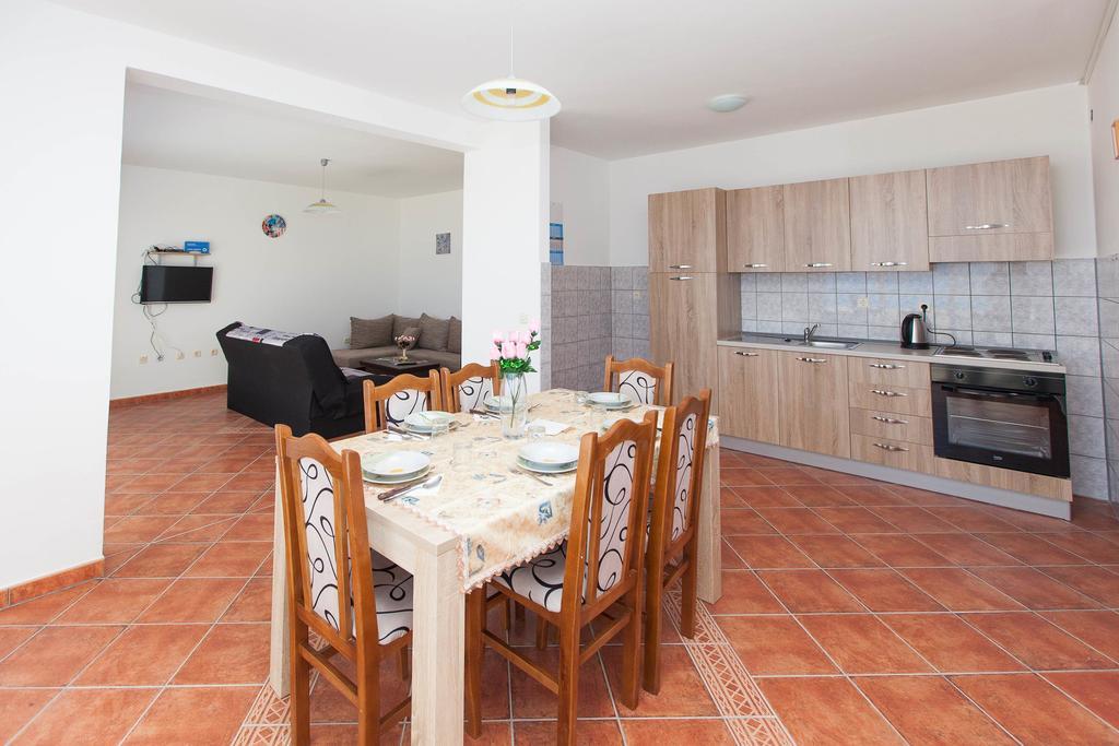 דראמליי Apartmani Turudic מראה חיצוני תמונה